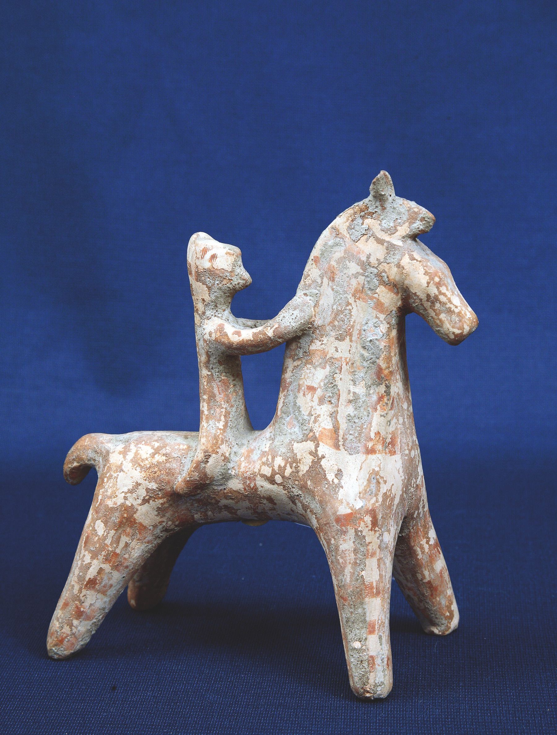26. Figurina di cavaliere in terracotta. VI sec.a.C.