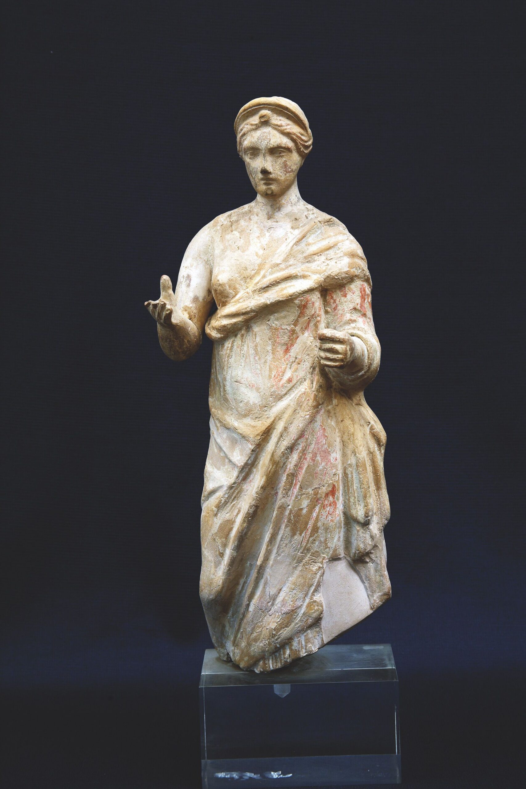 43. Statuetta femminile di terracotta. III sec.a.C.